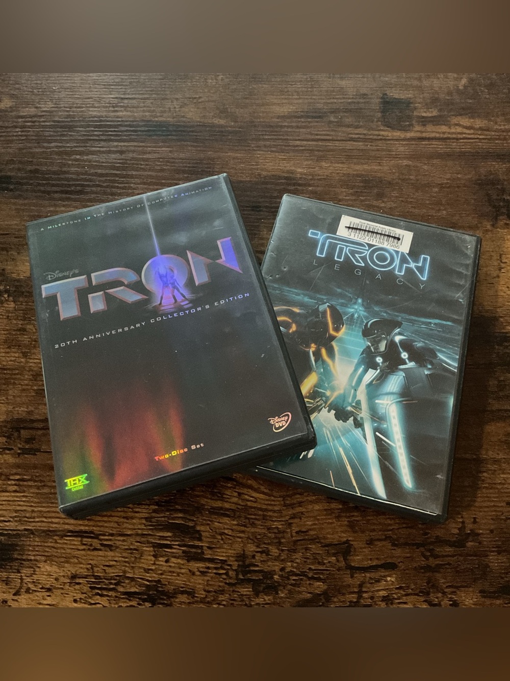 Disney TRON Collector's Edition 2disc set & TRON Legacy DVDs 📀